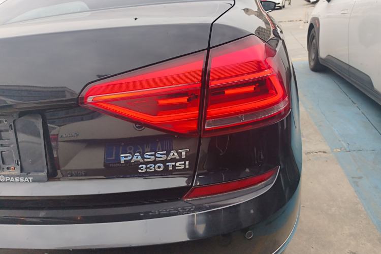 Used Volkswagen Passat 2016 330TSI DSG Luxury Edition