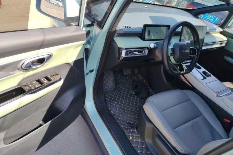 Used AION Y 2023 Younger
