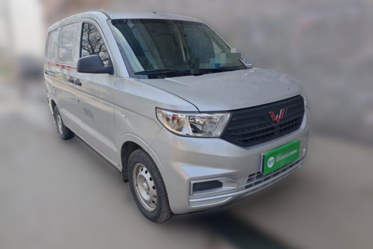 Used Wuling Hongguang V 2022 1.5L Jingqu Edition Enclosed-Window Vehicle with Hydraulic Power Steering LAR Front Right 45 Deg