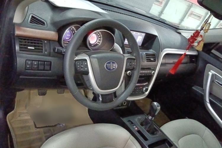 Used Bestune X80 2013 2.0L manual luxury version