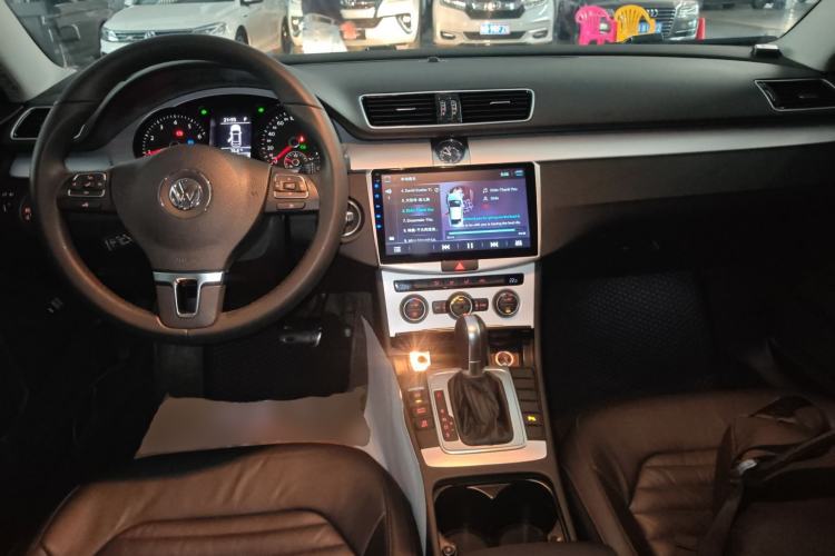 Used Volkswagen Magotan 2015 1.8TSI Advanced Model Center Console