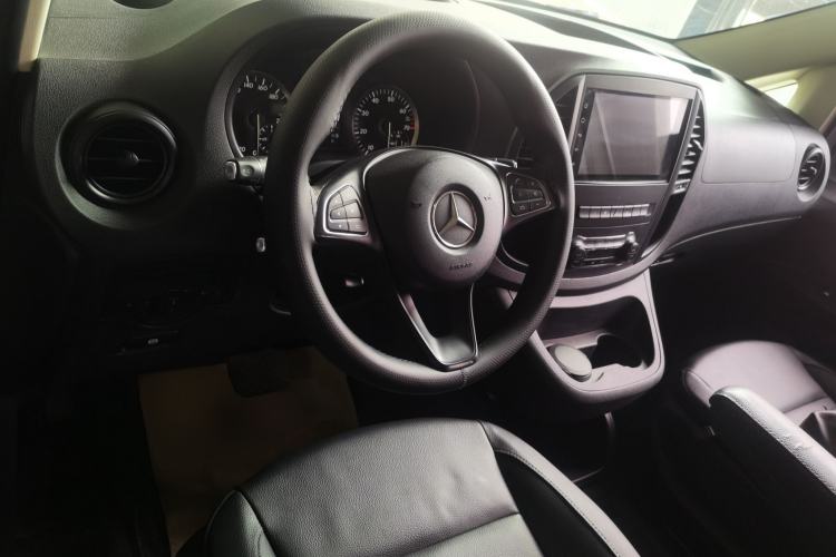 Used Mercedes-Benz Vito 2016 2.0T Elite Version 9-seater Steering Wheel