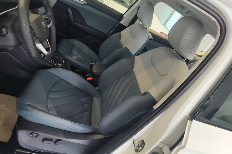 Used Volkswagen Tharu 2024 300TSI Two-Wheel-Drive Moon Luxury Edition Left Front Seat