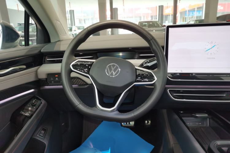 Used Volkswagen ID.7 VIZZION 2024 AIR model
