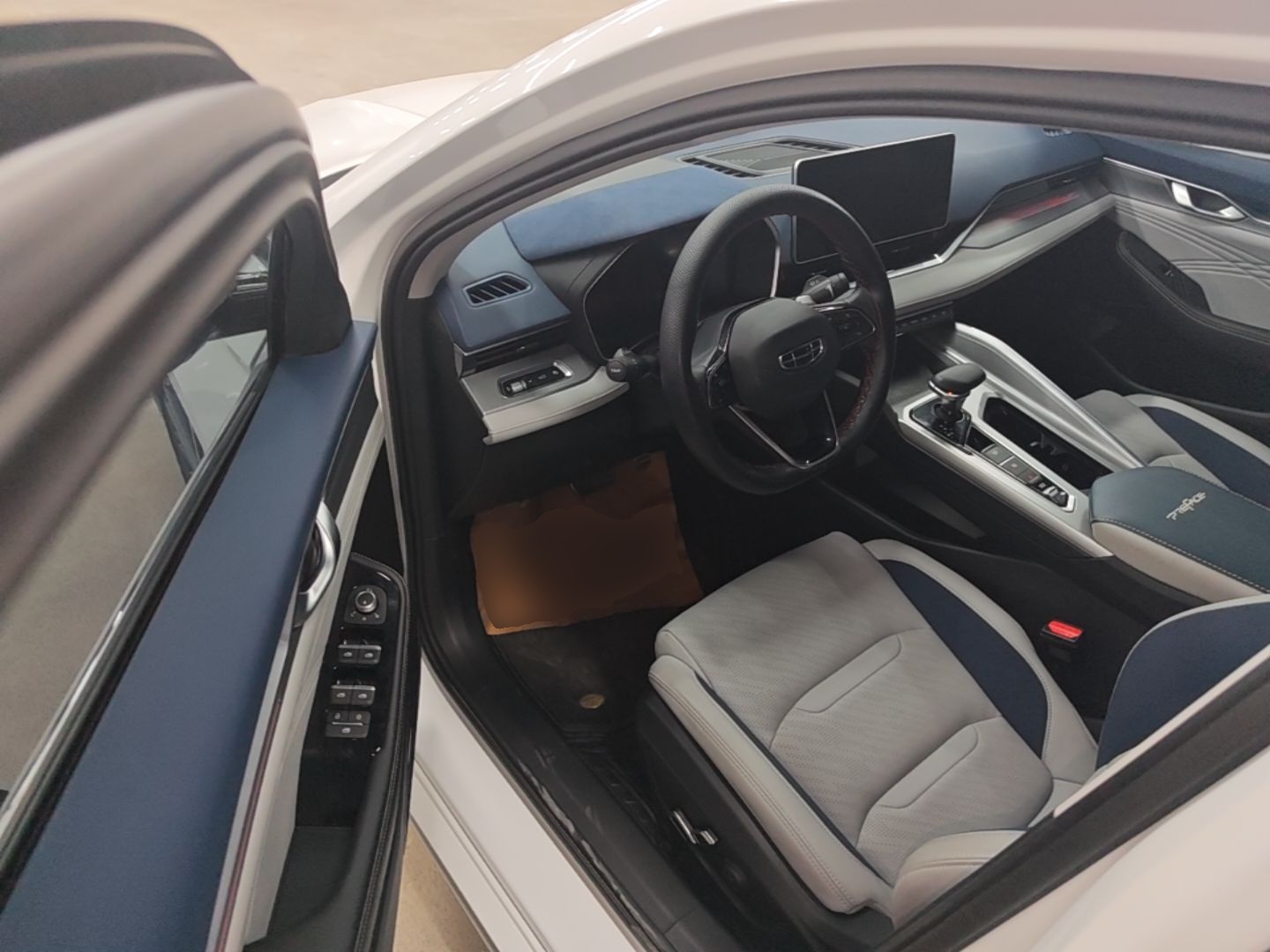 Geely Auto Preface 2023 2.0TD Prestige Version — снимка 18