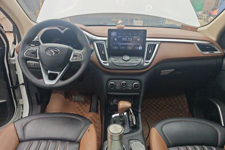 Used Soueast DX7 2015 1.5T Automatic Luxury Model Center Console