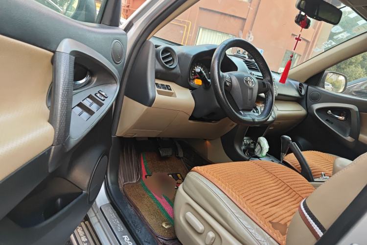 Used Toyota RAV4 2010 2.4L Automatic Deluxe Upgrade Edition Driver Seat