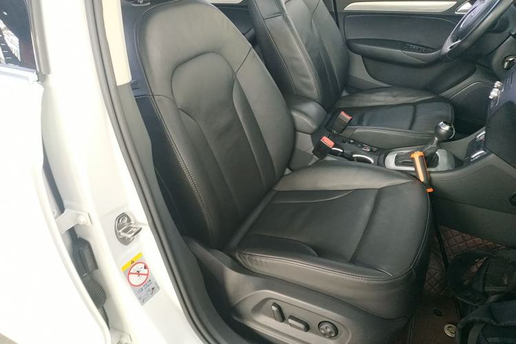 Used Audi Q3 2015 35 TFSI quattro Technology Edition Right Front Seat