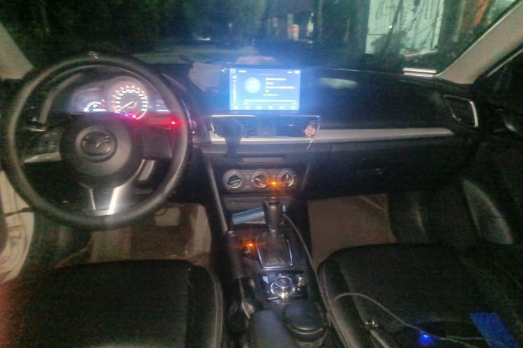 Used Mazda 3 Axela 2016 Sedan 1.5L Automatic Comfort Model