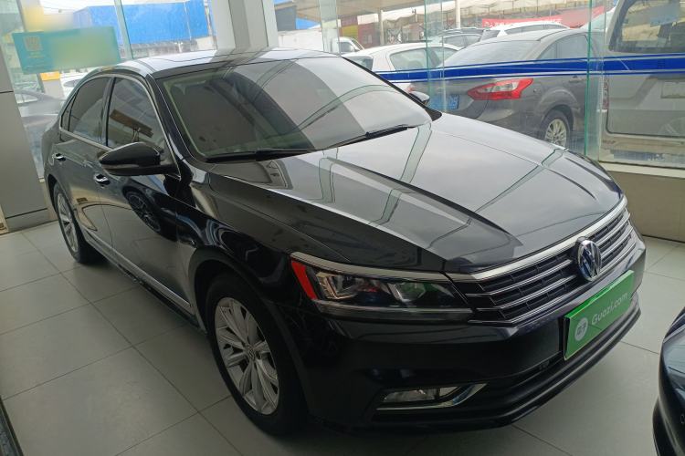 Used Volkswagen Passat 2017 330TSI DSG Luxury Edition Front Right 45 Deg