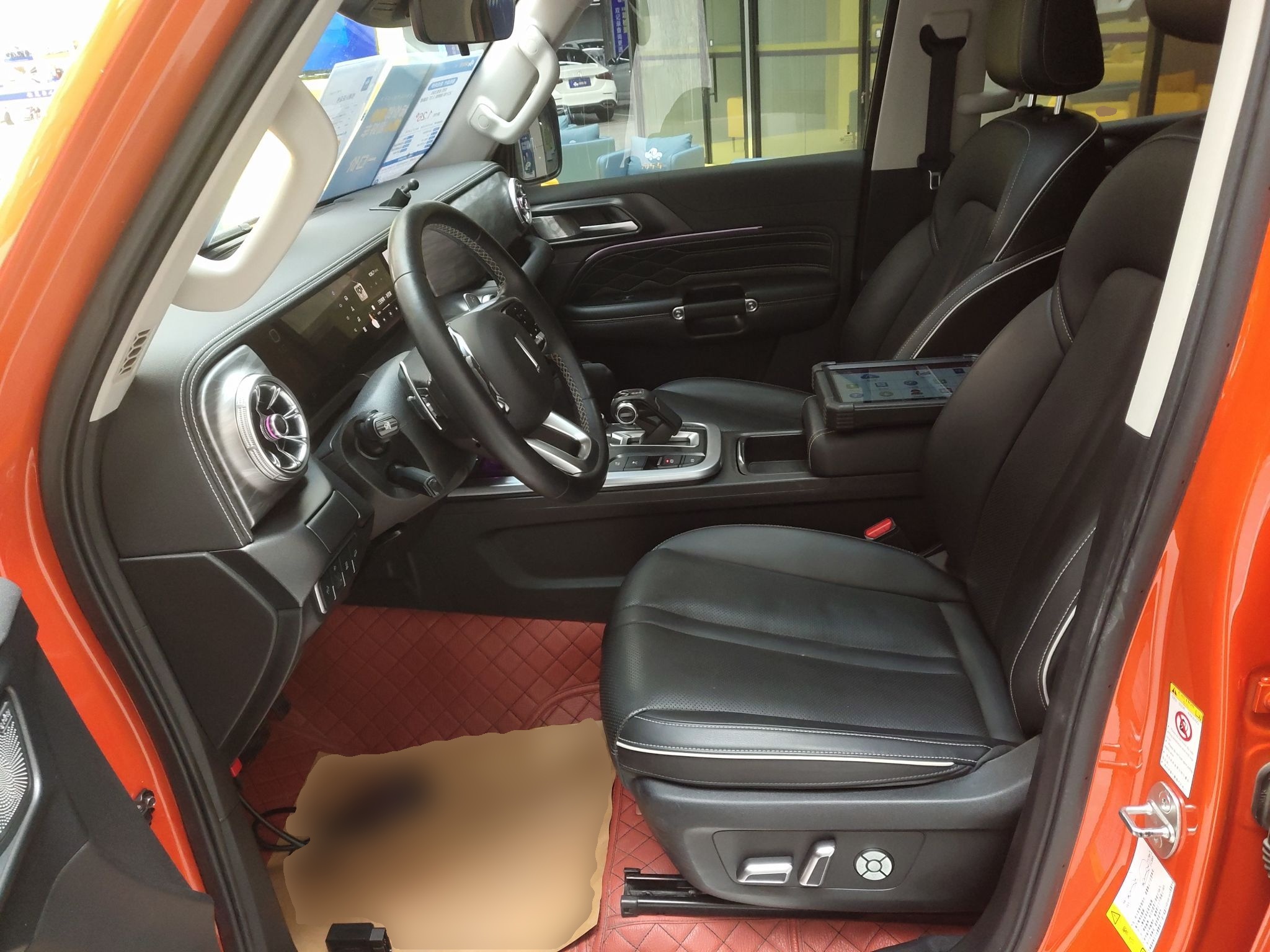 المقاعد الأمامية داخل السيارة