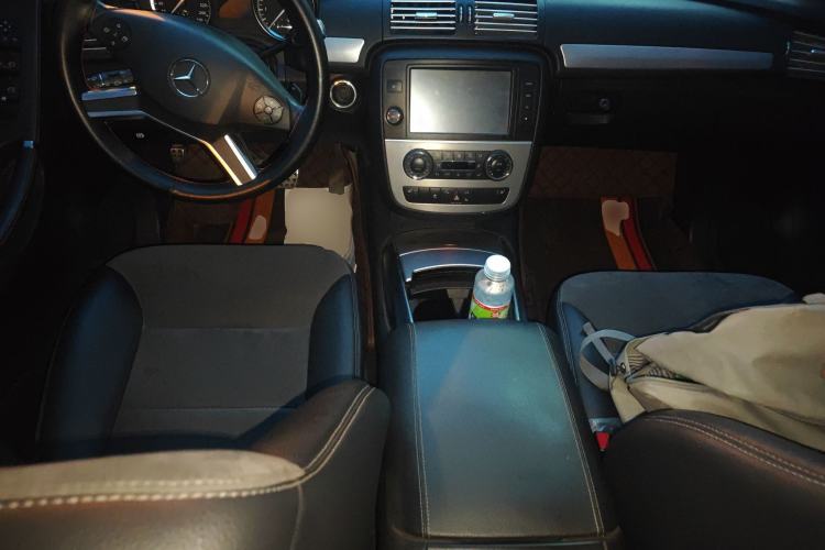 Used Mercedes-Benz R-Class 2014 R 320 4MATIC Business Model Center Console