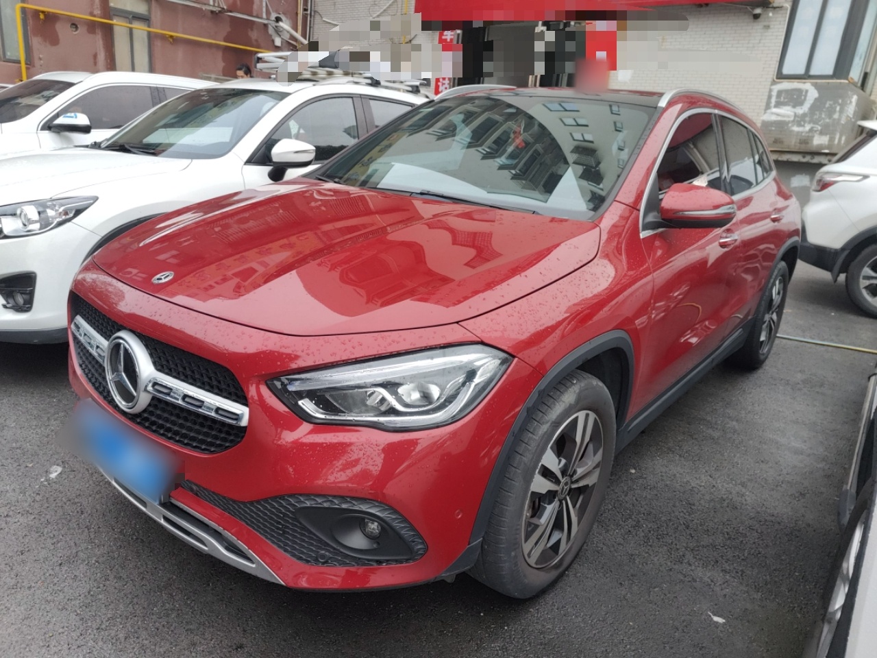 Под передней частью автомобиля