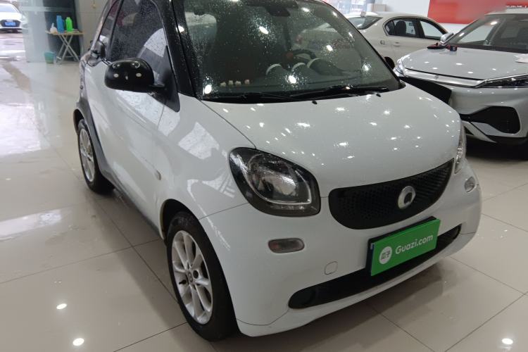 Used smart fortwo 2015 1.0L 52 kW hardtop Dynamic version