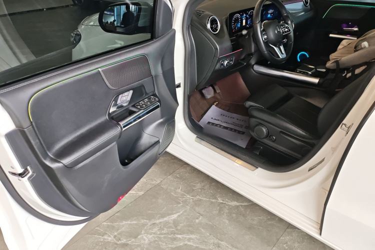 Used Mercedes-Benz B-Class 2022 Updated B 200 Fashion Edition Driver Seat