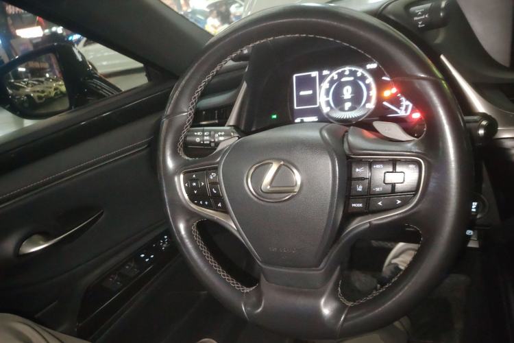 Used Lexus ES 2018 200 Excellence Edition China V Standard
