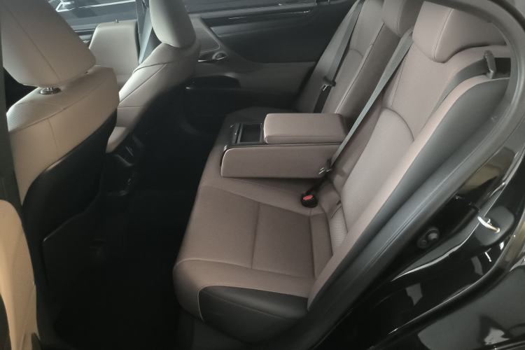 Used Lexus ES 2023 200 Excellence Edition Left Rear Seat
