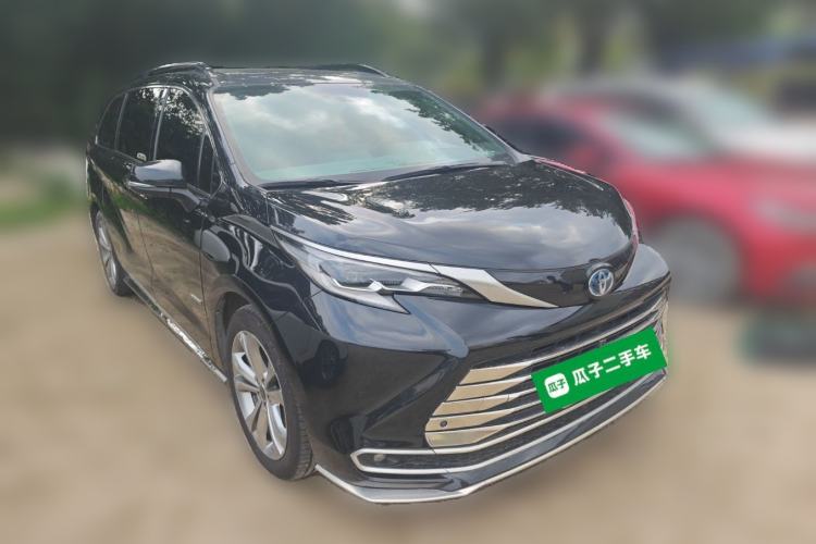 Used Toyota SIENNA 2023 2.5L Hybrid Deluxe Edition Front Right 45 Deg