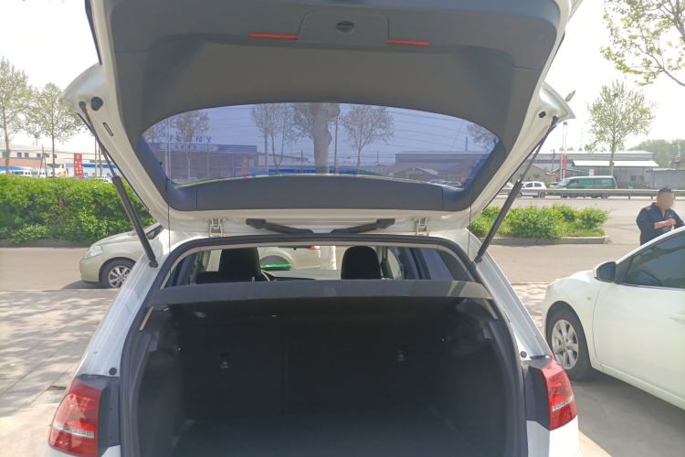 Used Volkswagen Golf 2015 1.6L Automatic Comfort Model Trunk