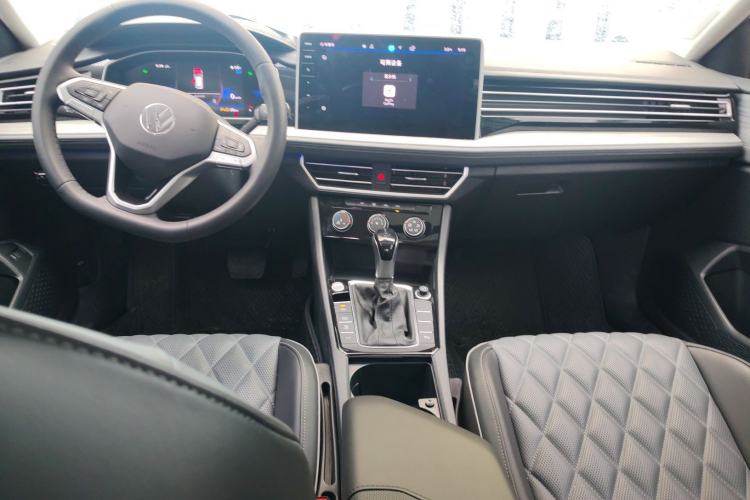 Used Volkswagen Sagitar 2023 300TSI DSG Excellence Edition Center Console