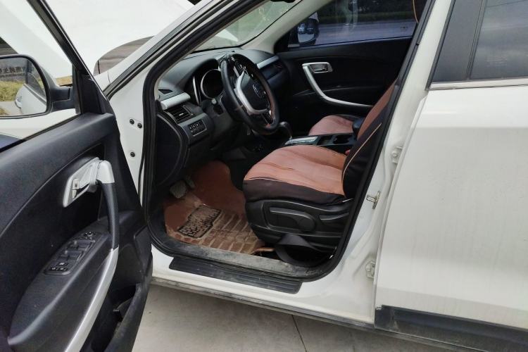Used Bestune X80 2013 2.0L automatic comfort version
