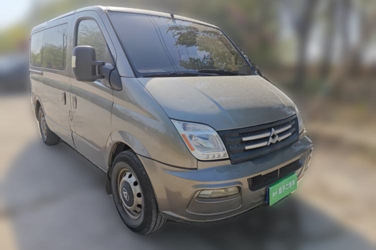 Used SAIC MAXUS Xintu V80 2014 2.5T Aoyuntong Short Wheelbase Low Roof