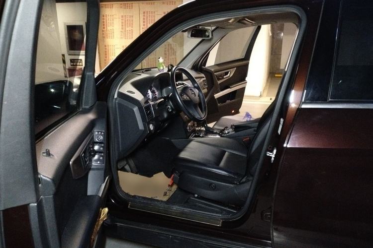 Used Mercedes-Benz GLK-Class 2010 GLK 300 4MATIC Fashion Model Left Front Seat