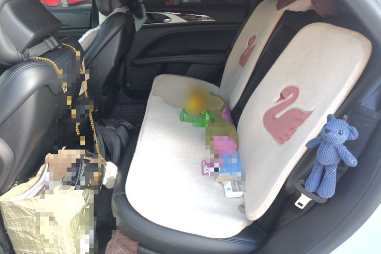 Used Lincoln MKZ 2017 2.0T Luxury Edition Left Rear Seat