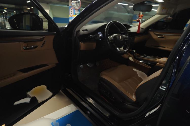 Used Lexus ES 2015 250 Elegant Edition Driver Seat