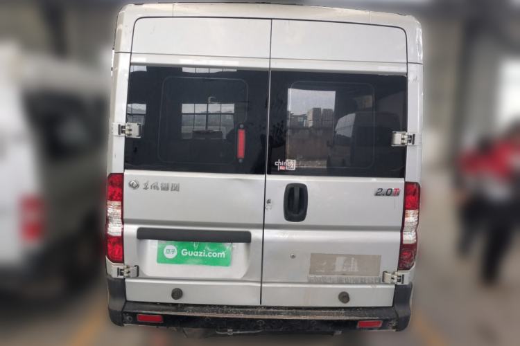 Used Dongfeng Yufeng 2023 V9+ 2.0T Manual Front-Drive Multi-Function Mid-Roof High-Roof 7/8/9-Seater
