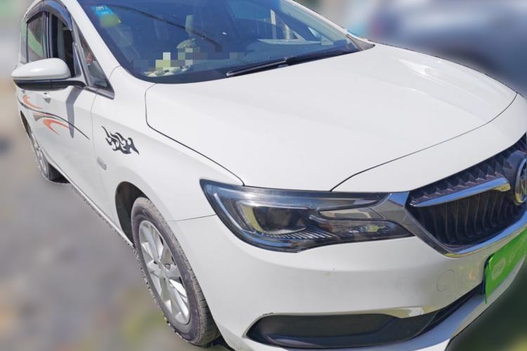 Used Buick GL6 2018 18T 6-Seater Elite Model Front Right 45 Deg