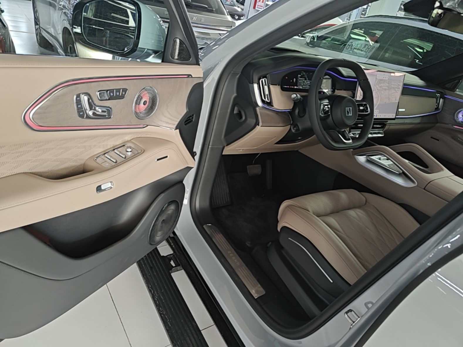 Zeekr 8X 2026 Model Max Edition 55kWh — снимка 18