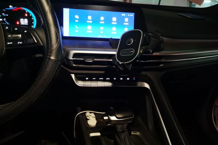 Used CHANGAN CS35PLUS 2022 Blue Whale NE 1.4T DCT Luxury Model Center Console