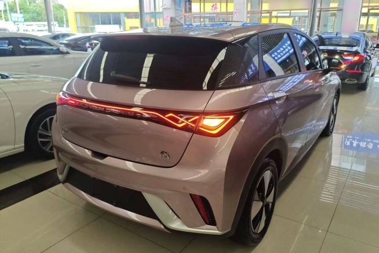 Used BYD Dolphin 2023 420 km Fashion Edition