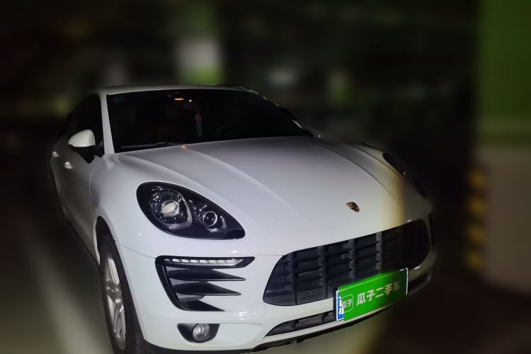 Used Porsche Macan 2017 Macan 2.0T Front Right 45 Deg