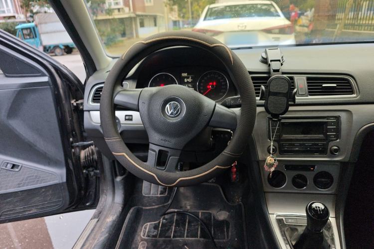 Used Volkswagen Lavida 2013 Restyled Classic 1.6L Manual Comfort Edition Steering Wheel