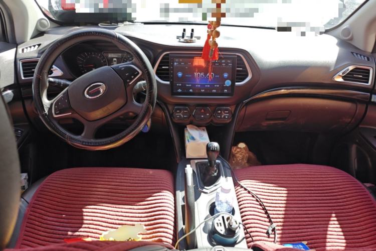 Used GAC Trumpchi GS4 2017 200T Manual Two-Wheel Drive Elite Edition Center Console