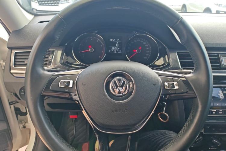 Used Volkswagen C-TREK 2017 1.6L Automatic Comfort Model Steering Wheel