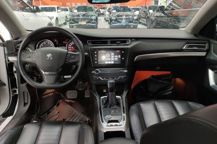 Used Peugeot 408 2014 1.6T Automatic Prestige Edition Center Console