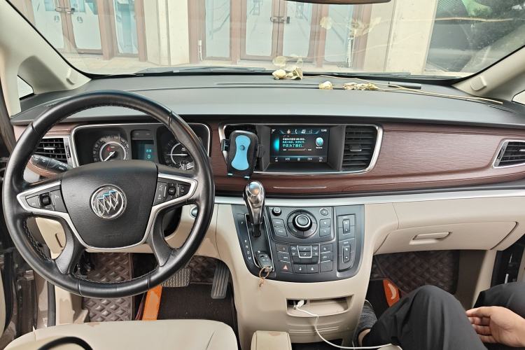 Used Buick GL8 2017 25S Luxury Version China V Standard Interior 2