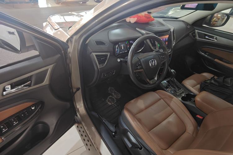 Used Changan CS75 2017 Shangkui Edition 1.5T Automatic Fengxiang Model
