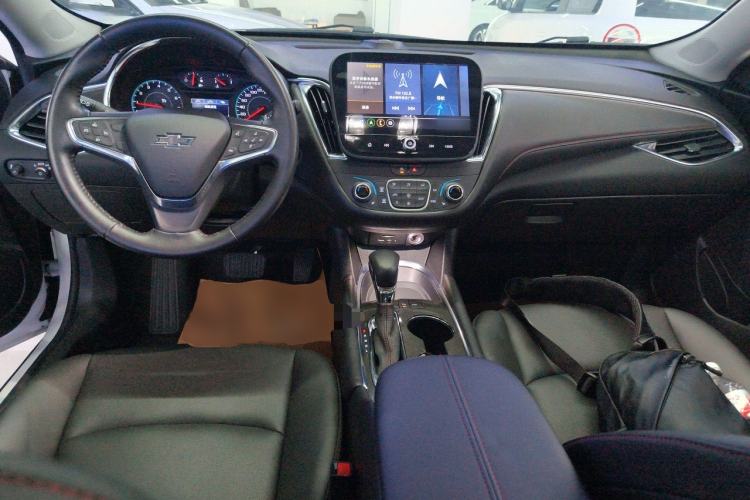 Used Chevrolet Malibu XL 2022 Redline 550T Automatic Sport Edition Center Console