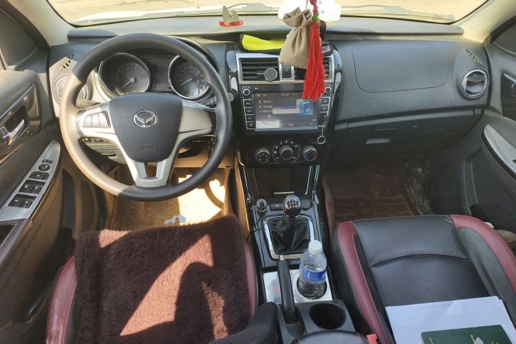 Used HYOSOW S3 2014 1.5L Comfort Version China IV Emission Standard Center Console