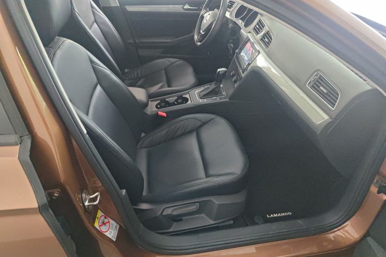 Used Volkswagen Lamando 2015 230TSI DSG Fashion Edition Right Front Seat