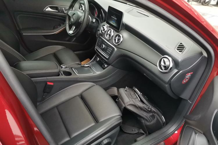 Used Mercedes-Benz GLA 2017 GLA 220 4MATIC Fashion Model
