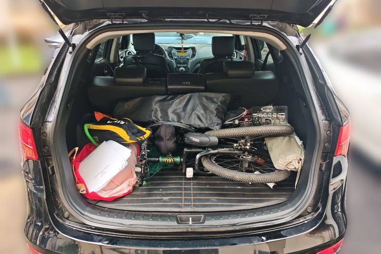 Used Hyundai Santa Fe 2013 2.4L Automatic 4x4 Smart Version Trunk