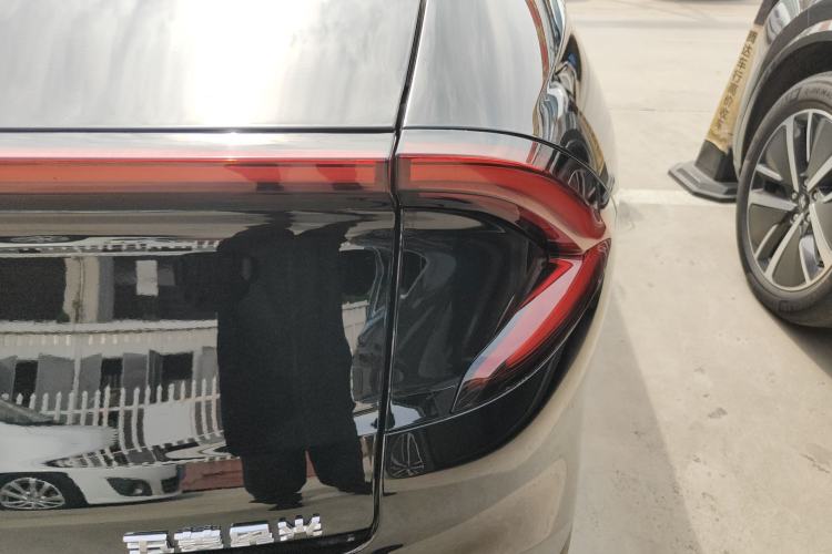 Used Wuling Xingguang 2025 610 km Smart Flagship Version Right Rear Taillight