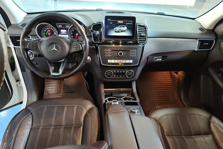 Used Mercedes-Benz GLE 2016 GLE 320 4MATIC Dynamic Edition Center Console