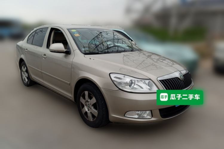 Used Skoda Octavia 2013 1.6L Automatic Yijun Edition Front Right 45 Deg