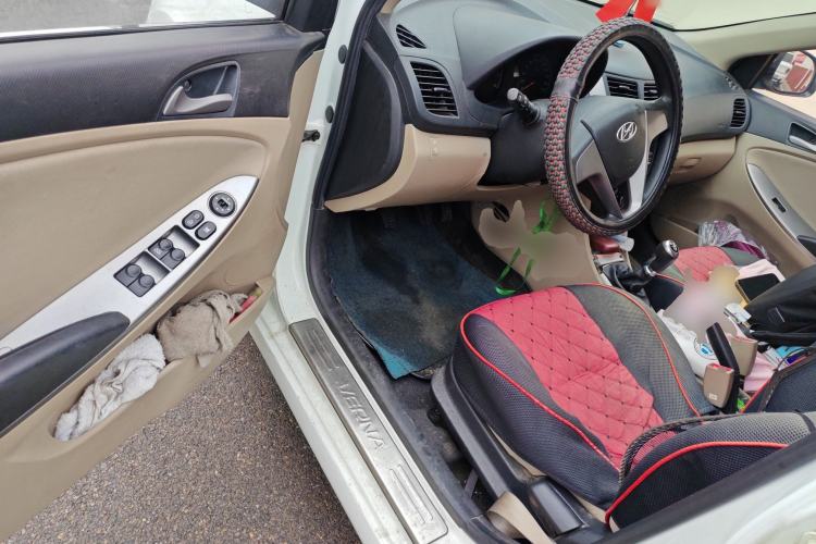 Used Hyundai Verna (older generation) 2014 1.4L Manual Smart GLS Trim